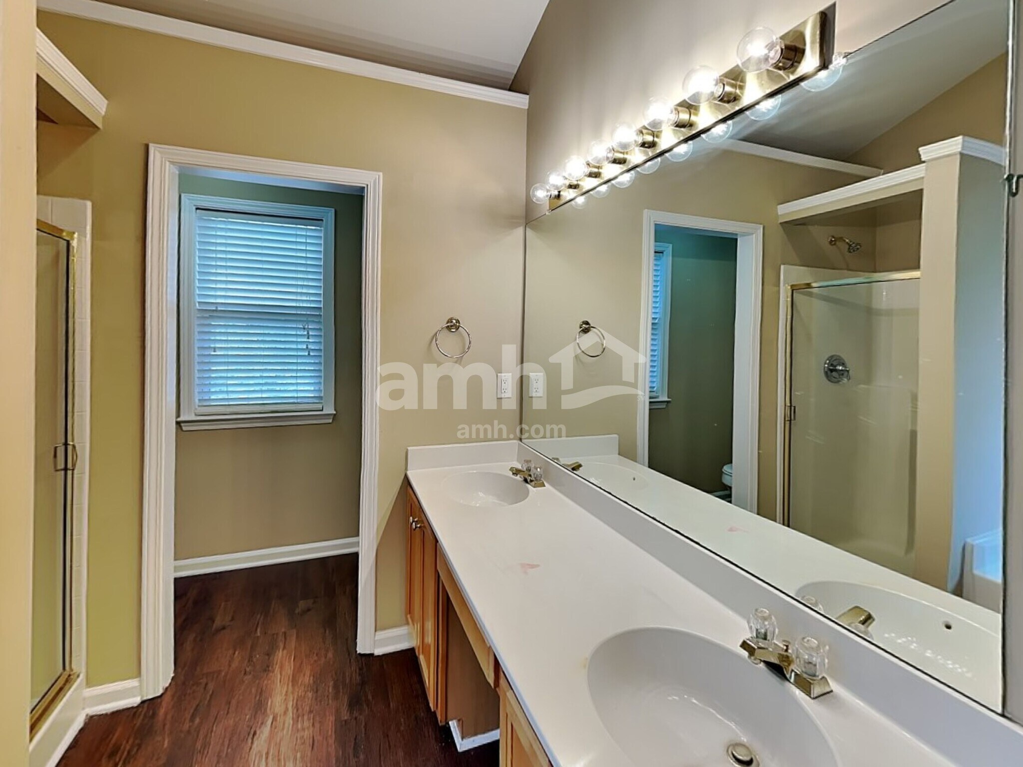 Building Photo - 3380 Lake Breeze Ct