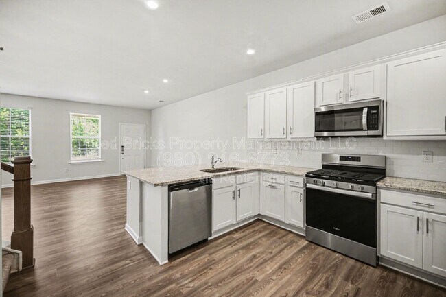 Building Photo - 7828 Nelson Rd