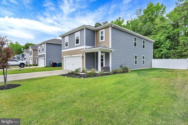 Building Photo - 529 Currant Cir