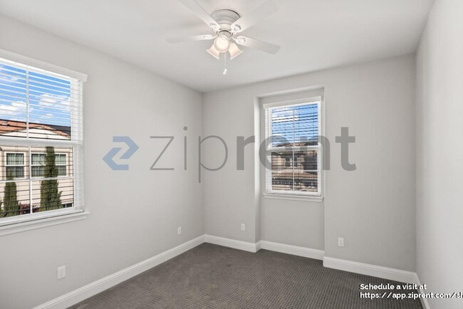 Building Photo - 205 Vereda del Turia