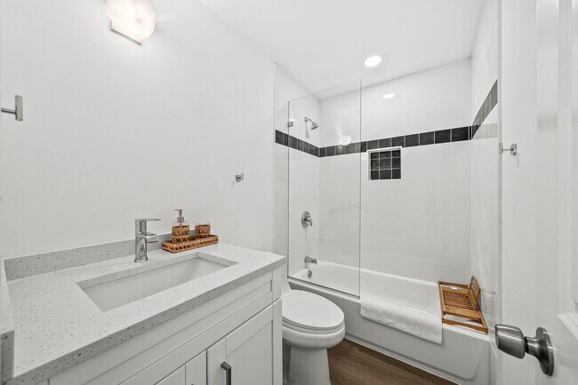 Building Photo - 13105 Belhaven Ct