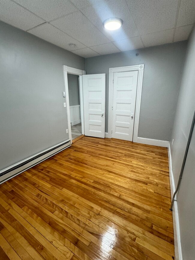 Building Photo - 4 N State St