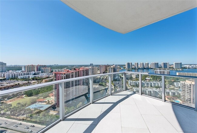 Building Photo - 17475 Collins Ave