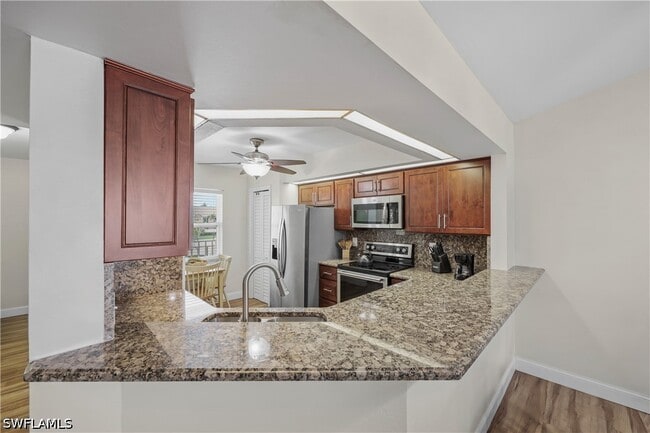 Building Photo - 2050 W Crown Pointe Blvd