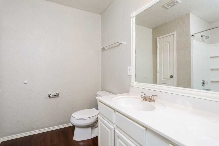 Building Photo - 7501 Grass Valley Tr