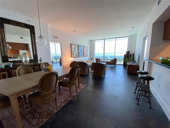 Building Photo - 7901 Hispanola Ave