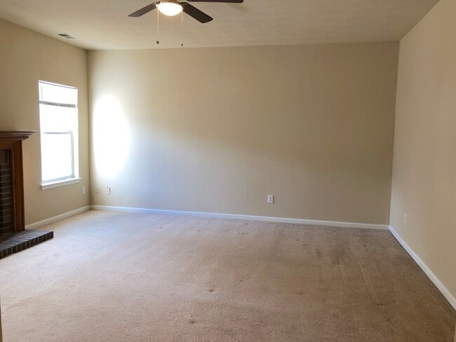 Building Photo - 1301 Whistle Town Ct