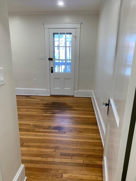 Building Photo - 25 Laurel St