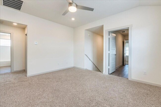 Building Photo - 329 New Hampton Wy