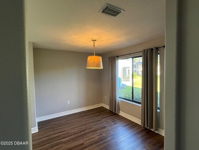 Building Photo - 138 Blue Heron Dr