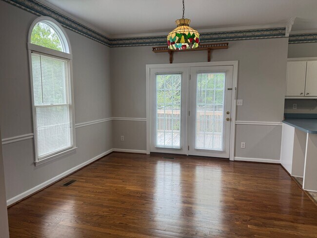Building Photo - Beautiful home near downtown New Bern