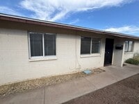 Building Photo - 2 bedroom 1 bath unit available for rent i...
