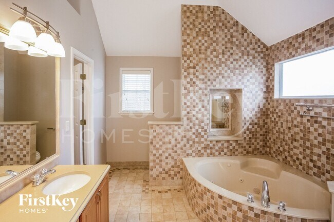 Building Photo - 10258 Spruce Grove Ln