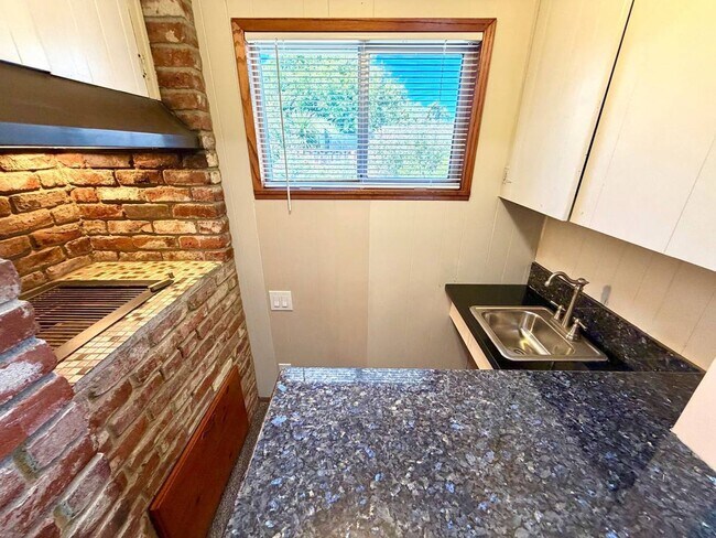Building Photo - 785 Duke Cir