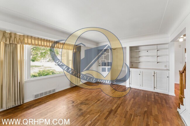 Building Photo - Available Now!!! 3 Bed, 2.5 Bath!!