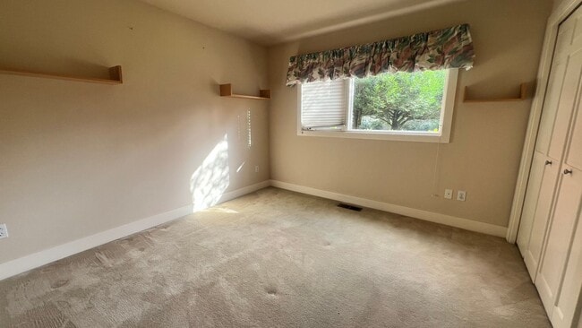 Building Photo - Spacious Devonshire Gem – 3 Bed, 2.5 Bath ...