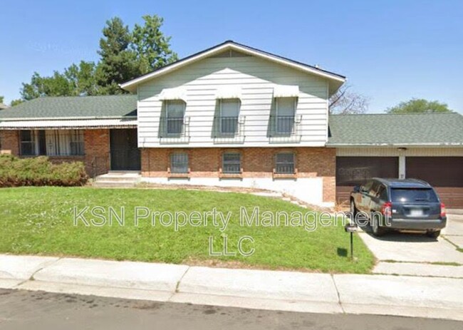 Primary Photo - 13005 E Elk Pl