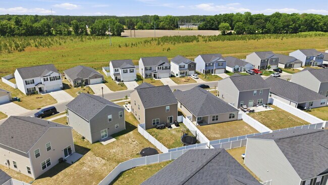 Building Photo - 1160 Fowler Dr
