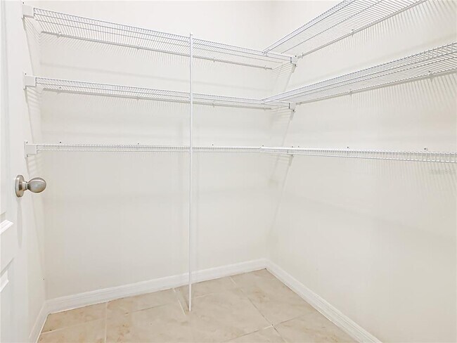 Building Photo - 2119 Tay Wes Dr