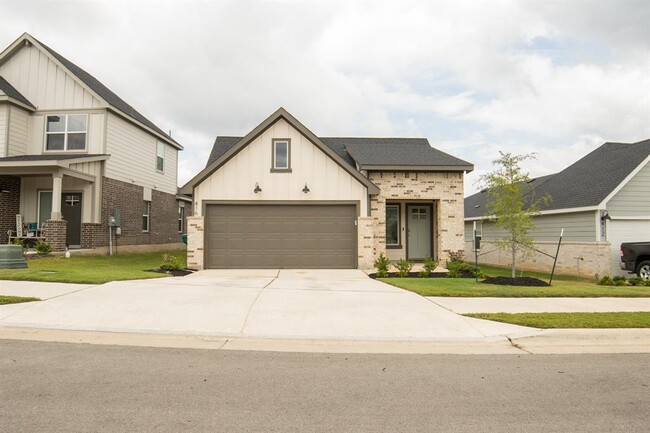 Building Photo - 416 Lone Cedar Rd