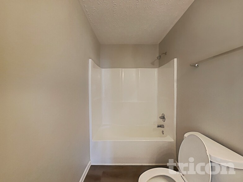 Building Photo - 901 Laramie Ct