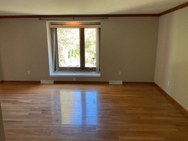 Building Photo - 4-Bedroom Home with 2 Full + 2 Half Baths ...