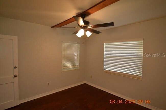 Building Photo - 2801 Sanders Dr
