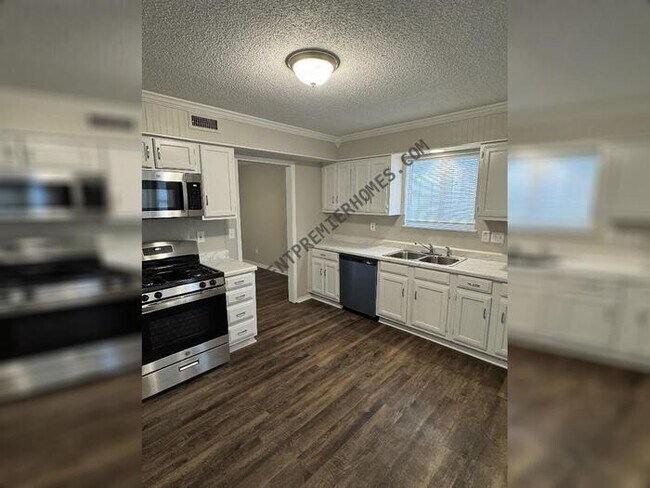 Building Photo - 2111 Pattywood Dr