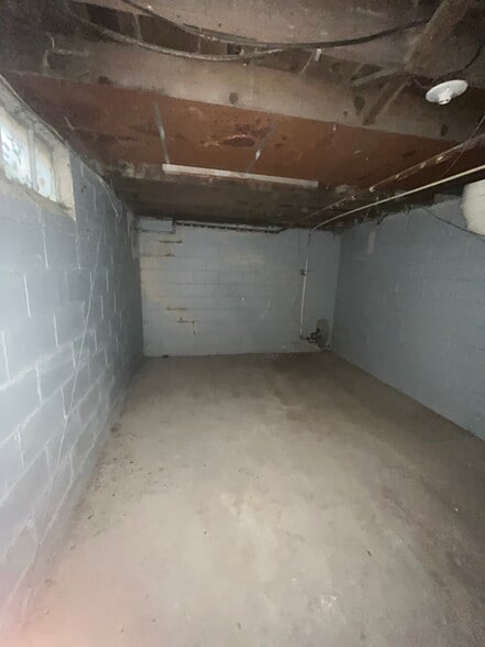 Building Photo - 2320 E 36th St