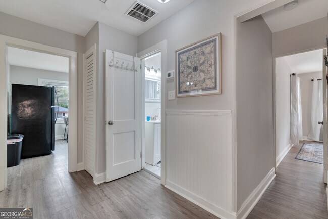 Building Photo - 94 Cochran Rd SE