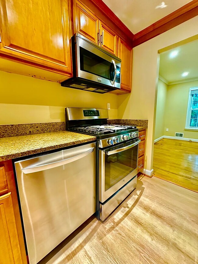 Building Photo - 2453 Alsop Ct