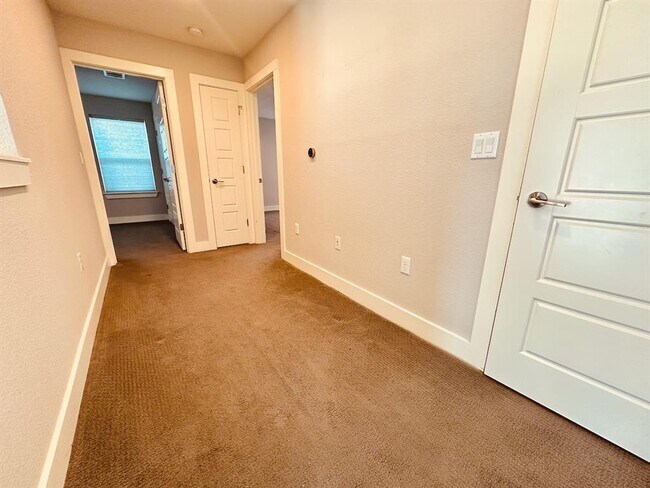 Building Photo - 2921 Stock Dr