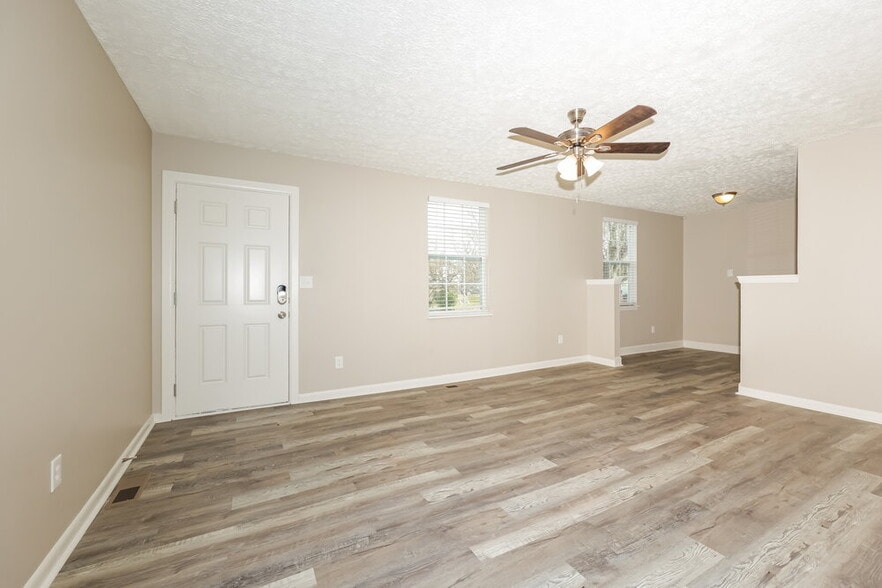 Building Photo - 111 Ridgeview Ct