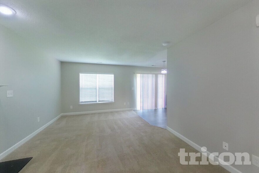 Building Photo - 911 Woodington Ln