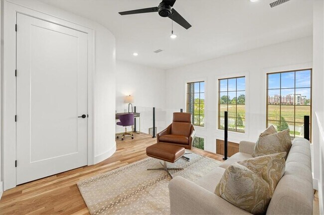 Building Photo - 4611 S 47th St