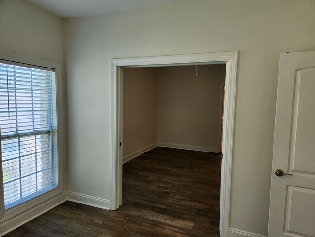 Building Photo - 411 Southbridge Blvd