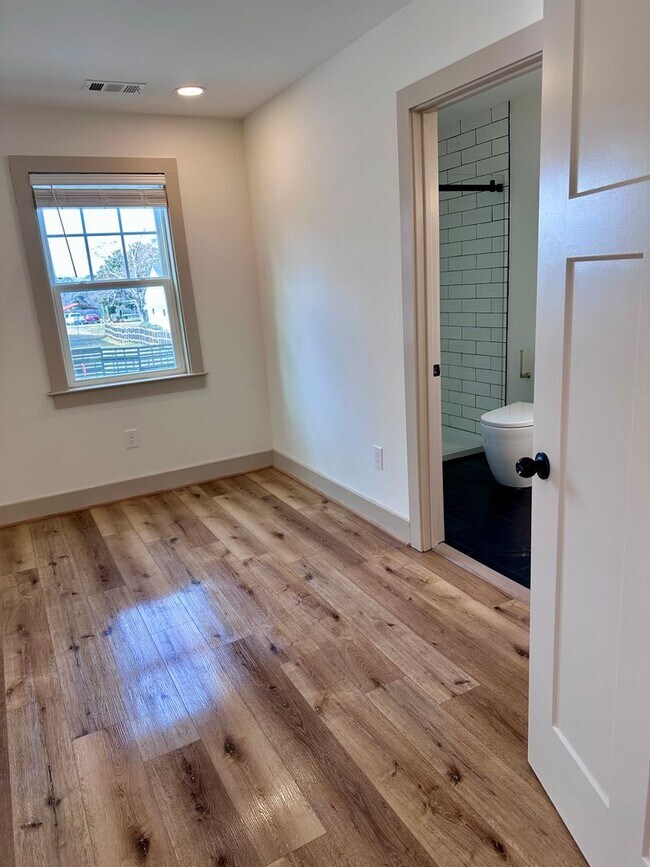 Building Photo - Newly Built Home minutes from Downtown Madison