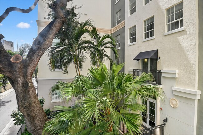 Building Photo - 600 S Dixie Hwy