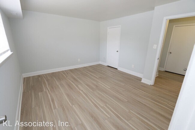 Building Photo - 1 br, 1 bath House - 7529 Riverdale Road  ...
