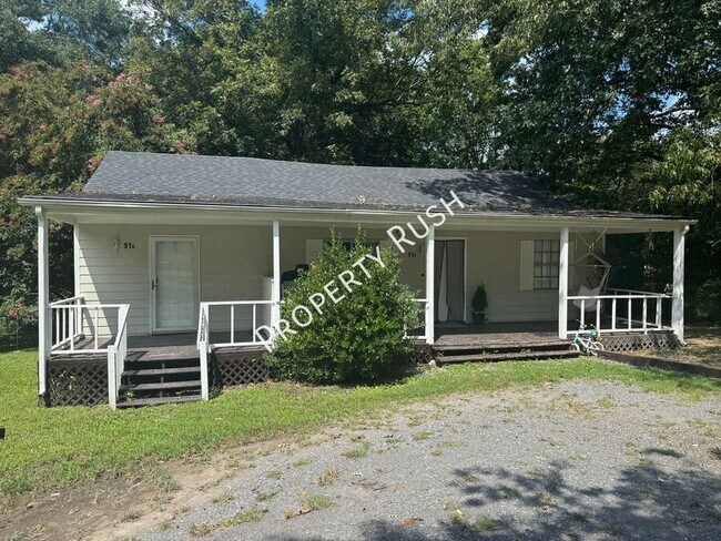 Primary Photo - 91 Circle Dr