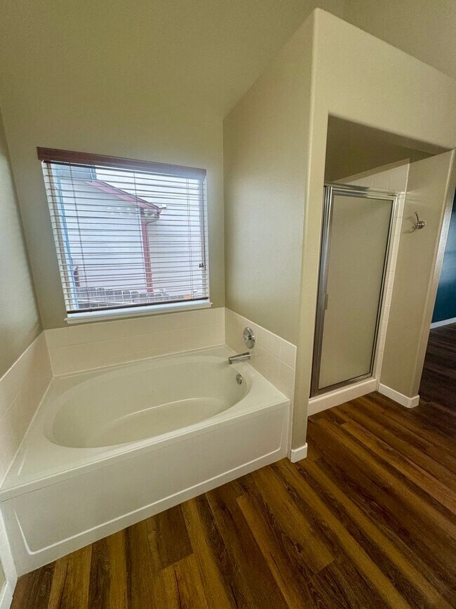 Building Photo - 3 bedroom home in Wagon Trails with commun...