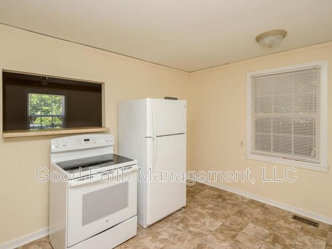 Building Photo - 2210 Bandler Rd