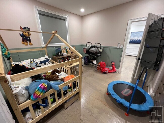 Building Photo - 3rd avenue