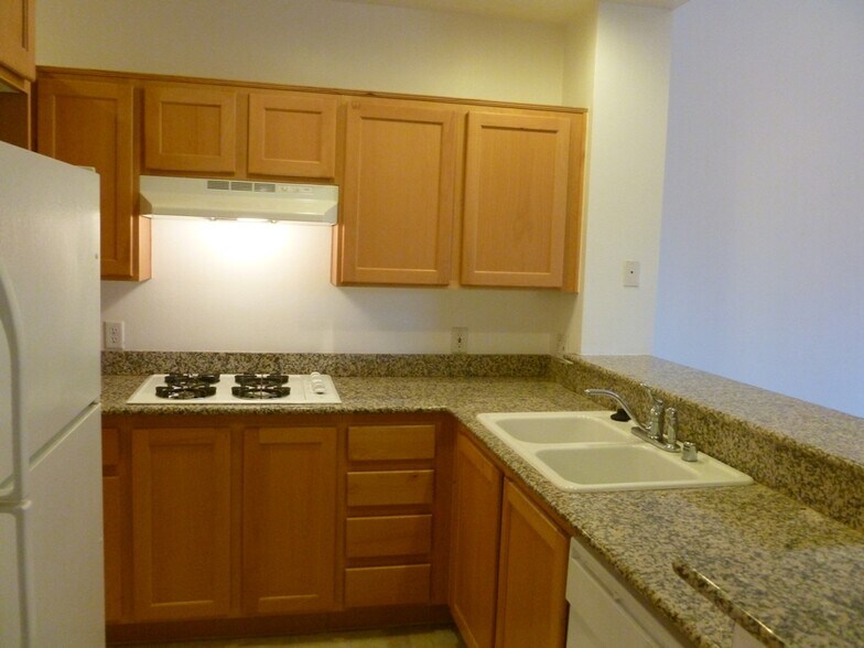 Building Photo - 23 E Agate Ave