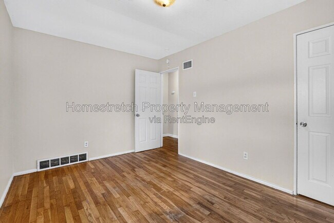Building Photo - 10512 Earl Dr
