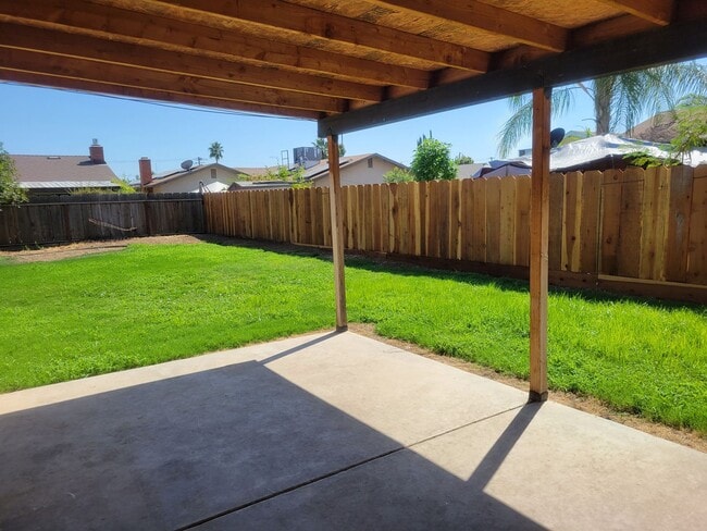 Building Photo - Apply Now!