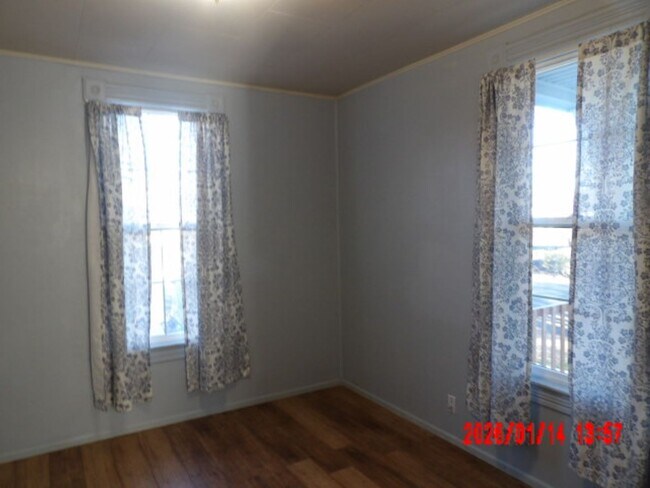 Building Photo - 1306 10th St