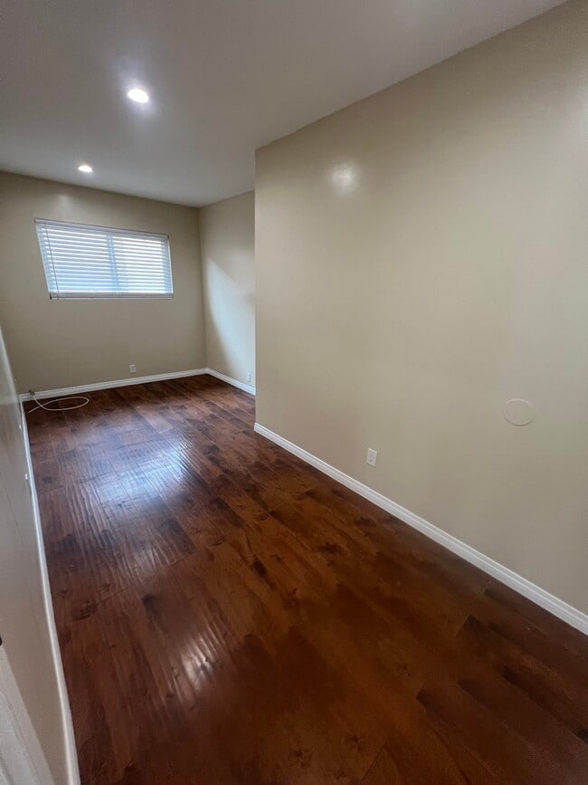 Building Photo - Single Family Home - 14823 Lemoli Ave