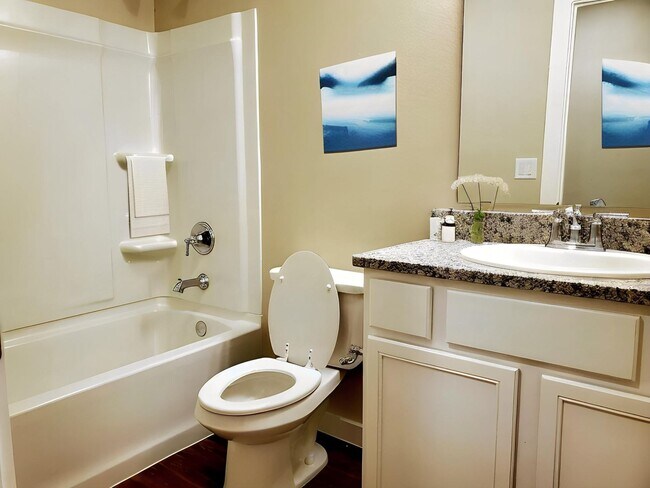 Building Photo - 2131 Kokomo Ave