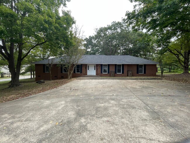 Primary Photo - SH060-729 W Marion Street